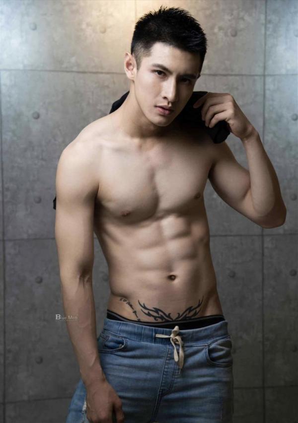 VIRILE-No.02-ebook--bts-video